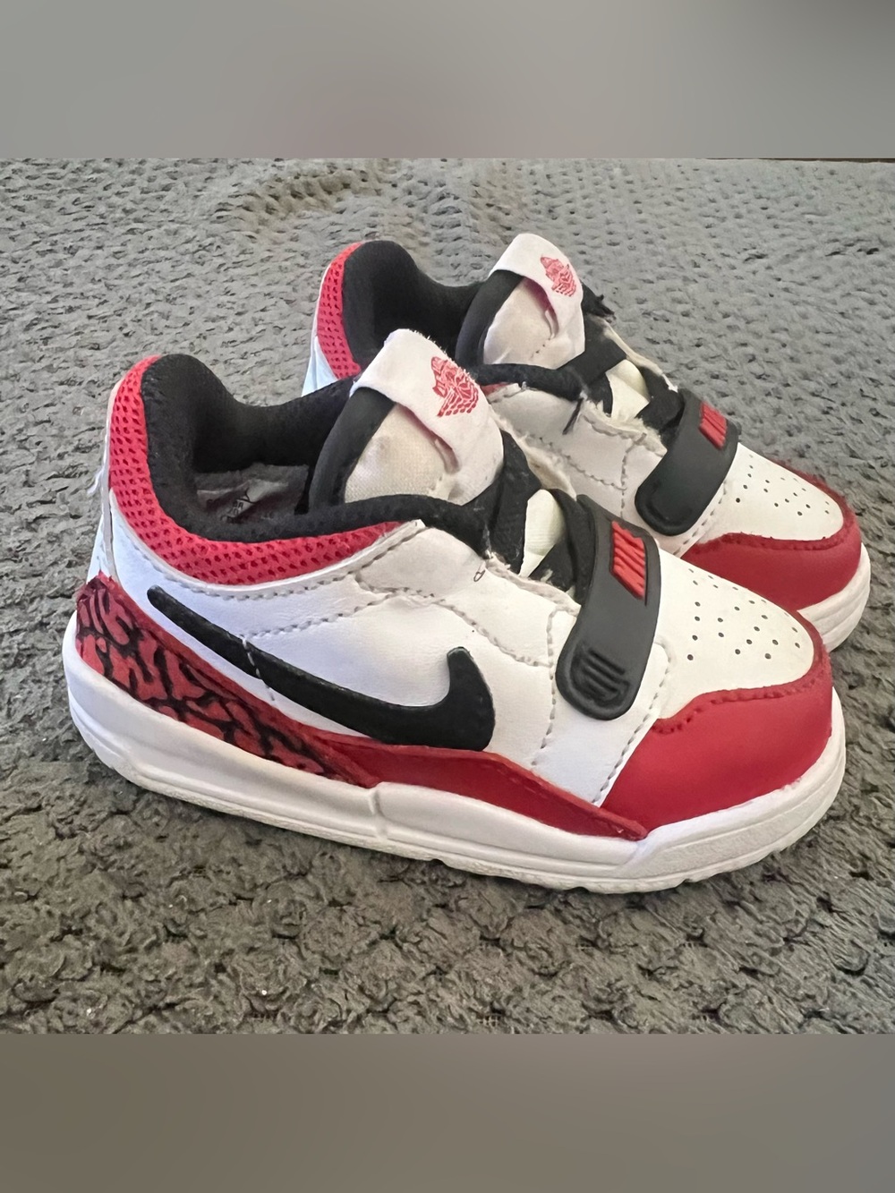 Nike Kids White, Red & Black Velcro Low-Top Sneakers